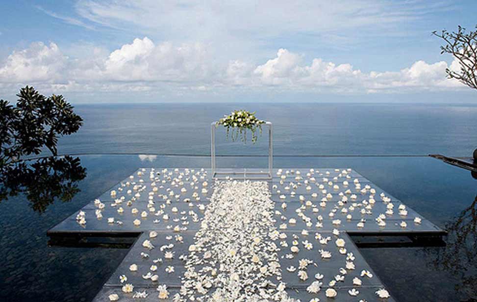 巴厘岛宝格丽水上婚礼