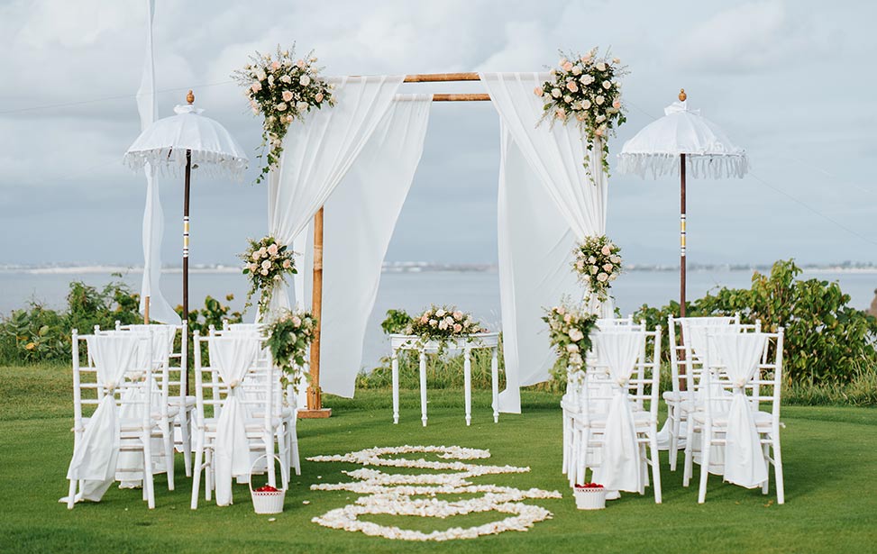 巴厘岛高尔夫海景草坪婚礼