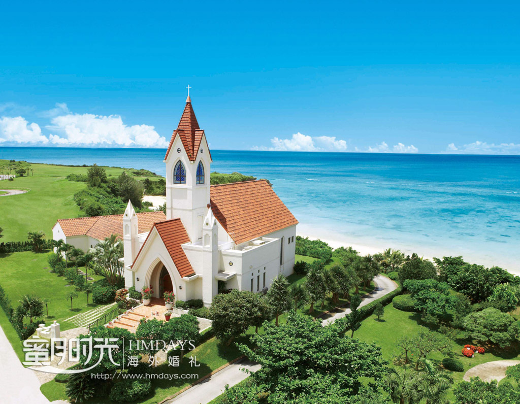 圣洁的欧式教堂坐落在位置极佳的酒店海边 星耀教堂婚礼套餐