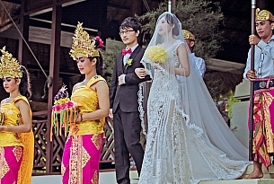 巴厘岛蝴蝶水上婚礼