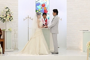 日本冲绳琉璃教堂婚礼Stelar Kanucha