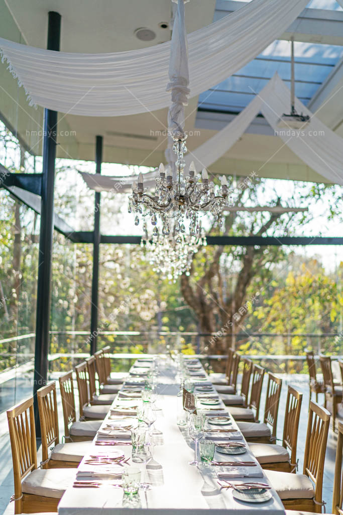 巴厘岛玻璃房子玻璃屋升级晚宴布置|海外婚礼晚宴布置案例