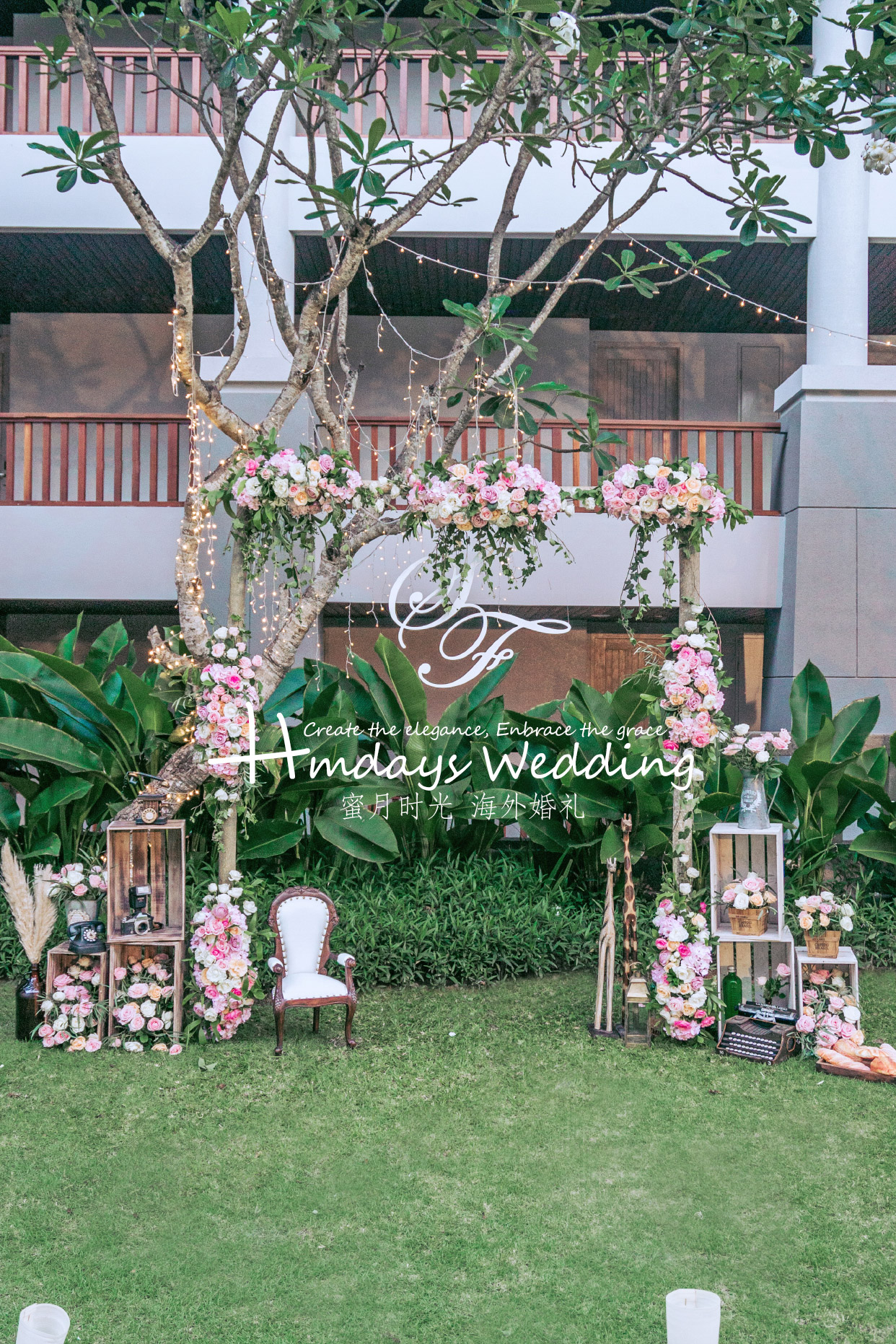 海外婚礼|巴厘岛高端婚礼布置|无限教堂婚礼布置|晚宴布置