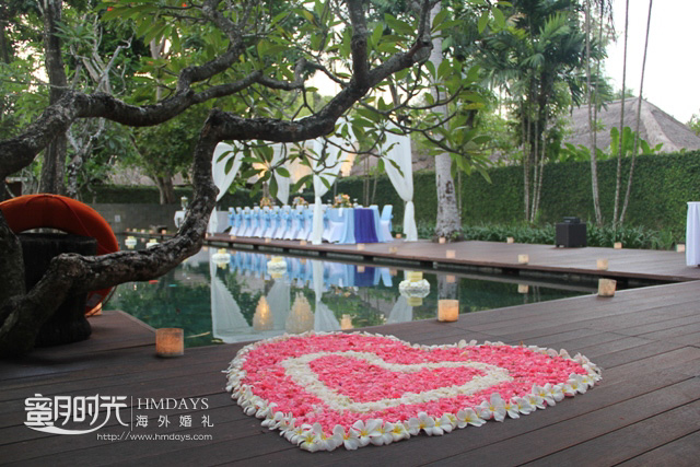 肉桂努沙杜瓦(NUSA DUA KAYUMANIS)婚礼泳池POOL晚宴布置